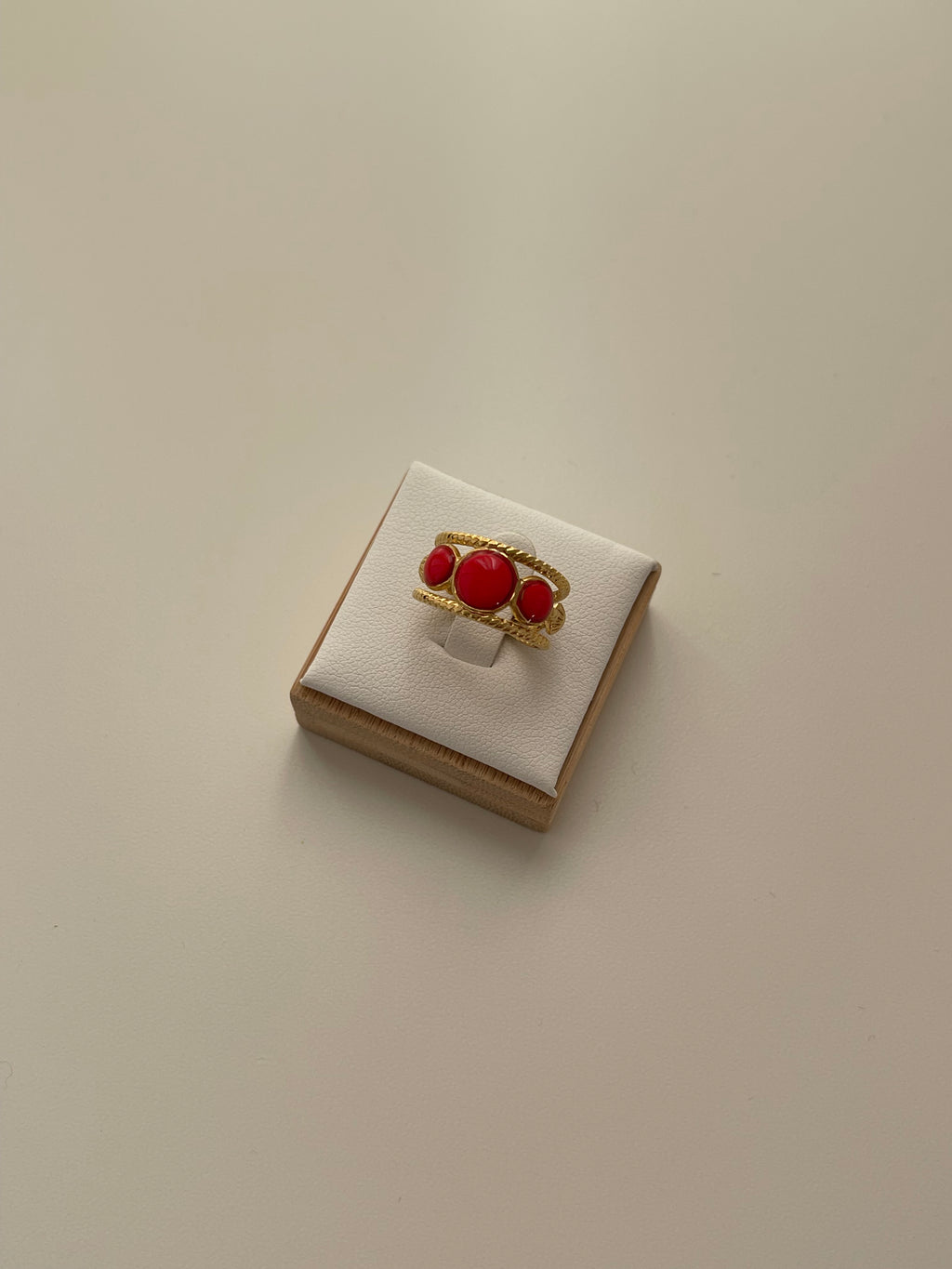 Ivy rojo coral