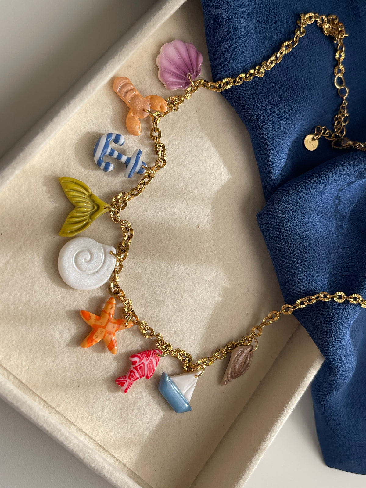 Collar summer