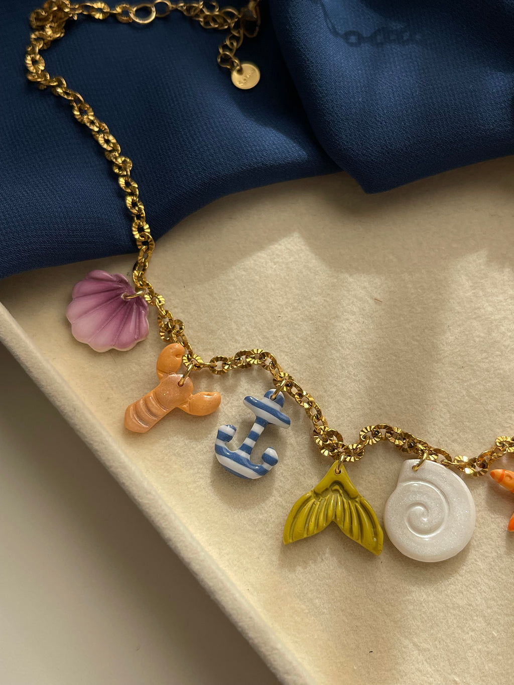 Collar summer