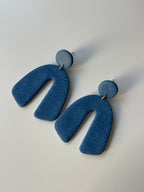 Pendientes ligeros en azul y acero inoxidable  