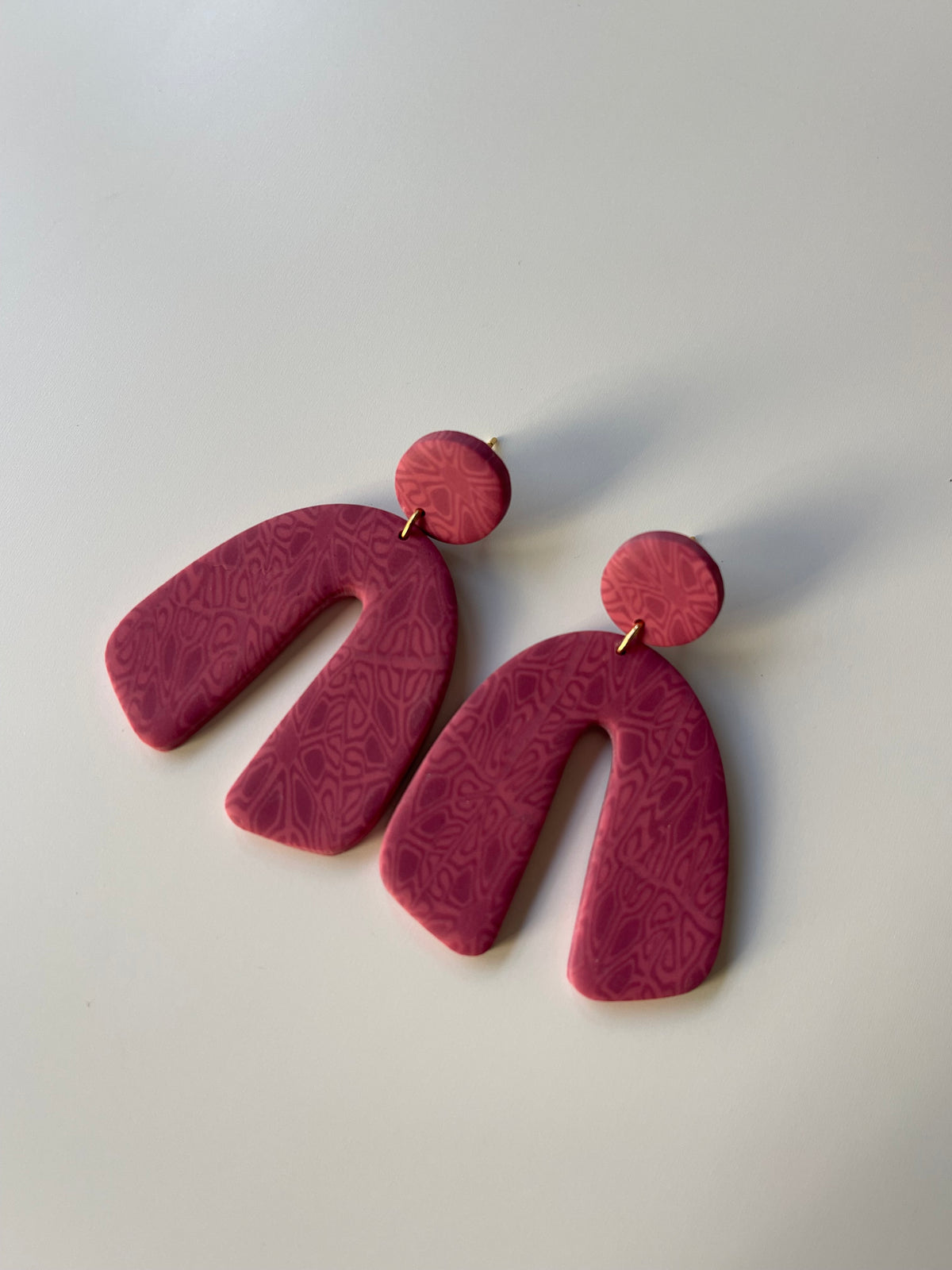 Pendientes rosa, grandes y ligeros de acero inoxidable  