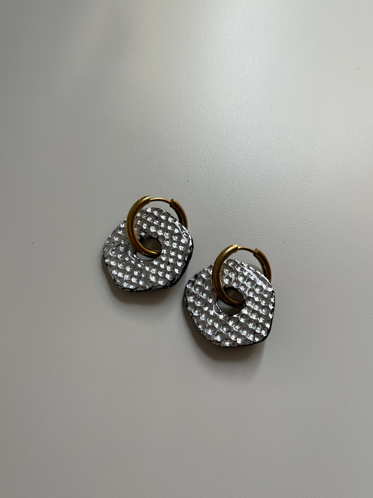 Charm Zira metalizado